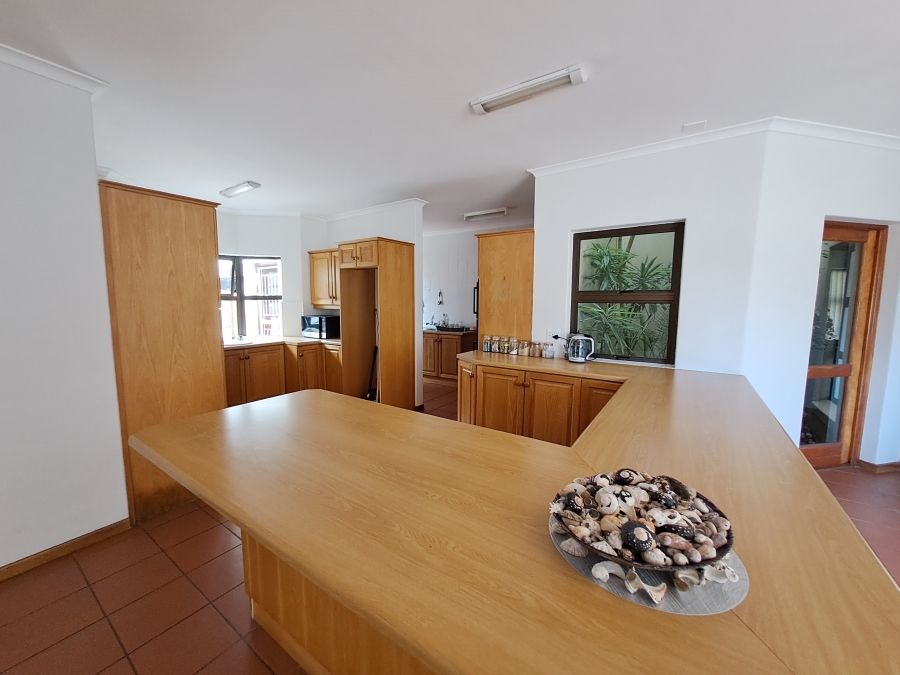 6 Bedroom Property for Sale in Greenways Golf Estate Western Cape